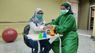 Kegiatan Rehabilitasi Medik pada Perempuan Dewasa