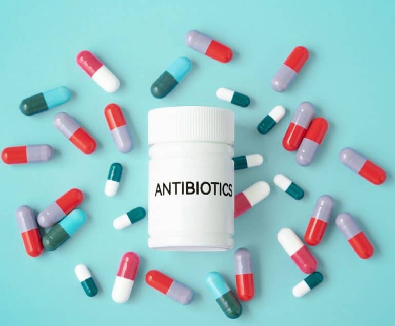 ilustrasi obat antibiotik